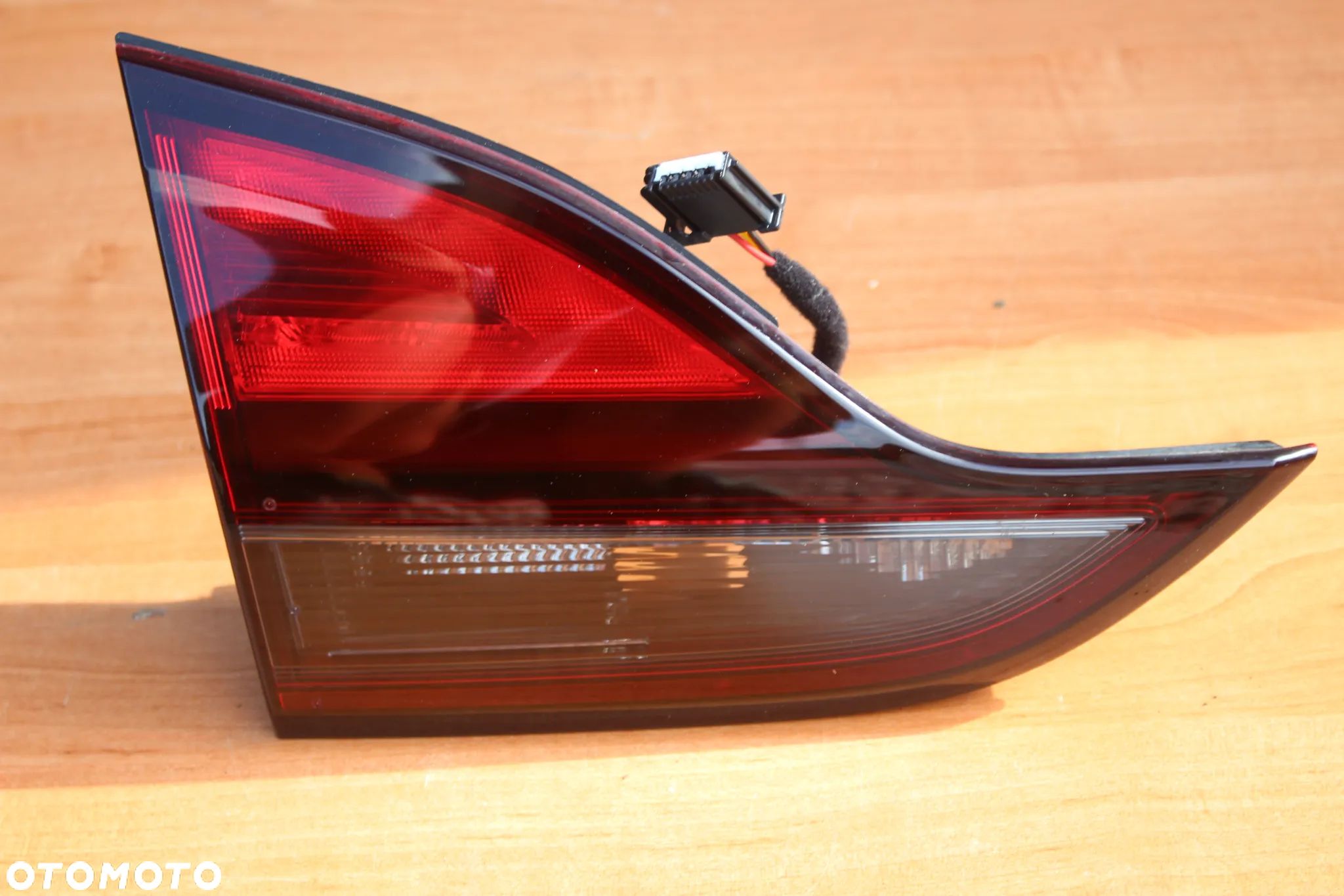 LAMPA LEWY TYŁ W KLAPĘ LED OPEL ZAFIRA C EUROPA 39028599 - 1
