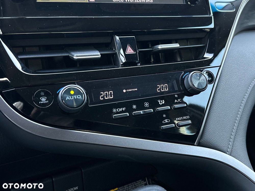 Toyota Camry 2.5 Hybrid Executive CVT - 22