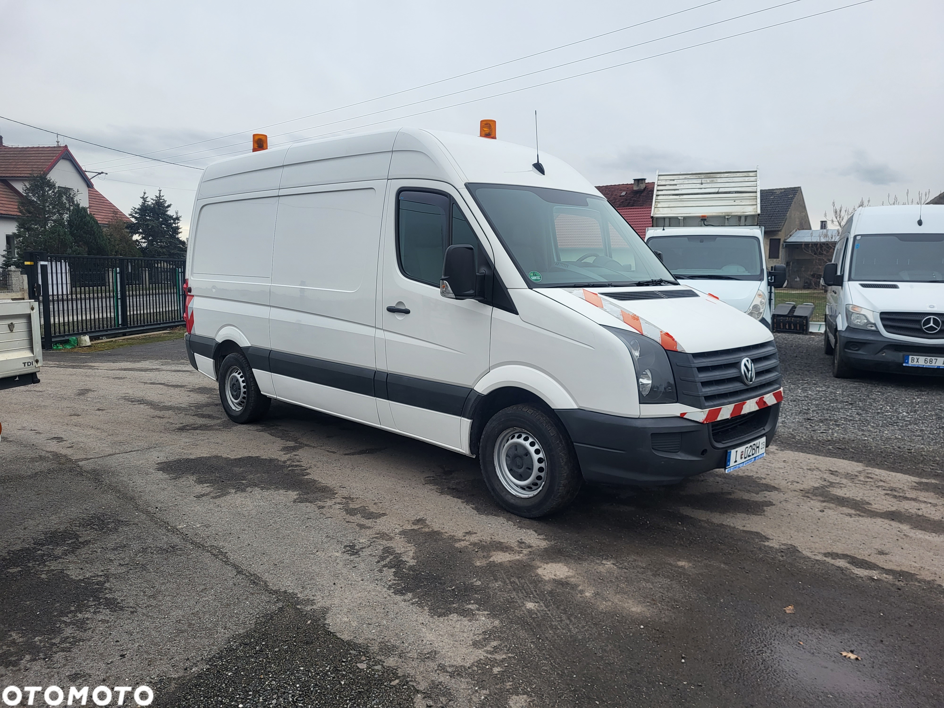 Volkswagen Crafter blaszak z zabudową warsztatową - 2