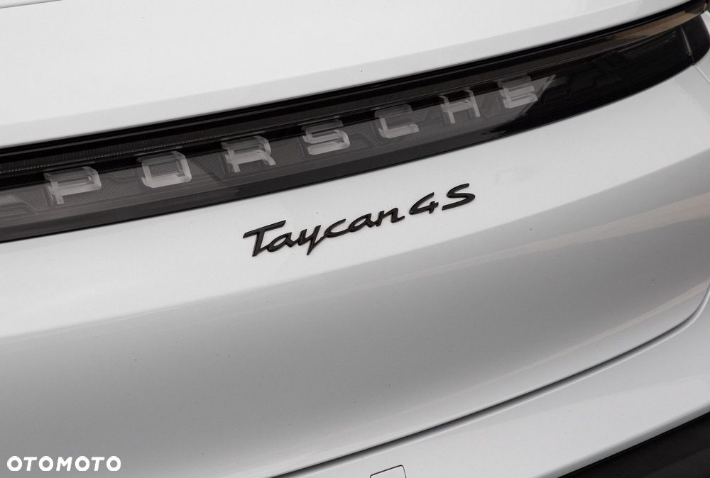 Porsche Taycan - 15