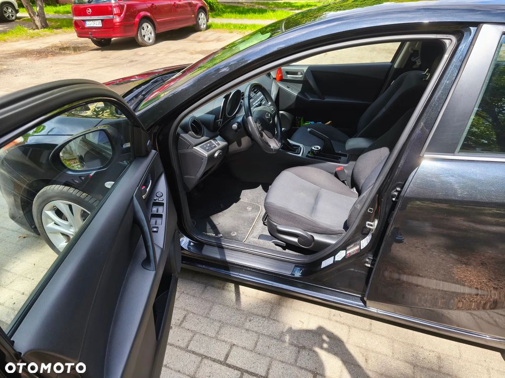 Mazda 3 1.6 CD Exclusive + - 9