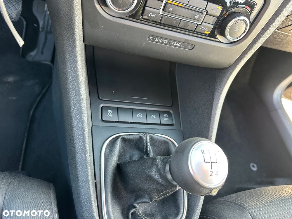 Volkswagen Golf 1.6 TDI DPF BlueMotion - 21