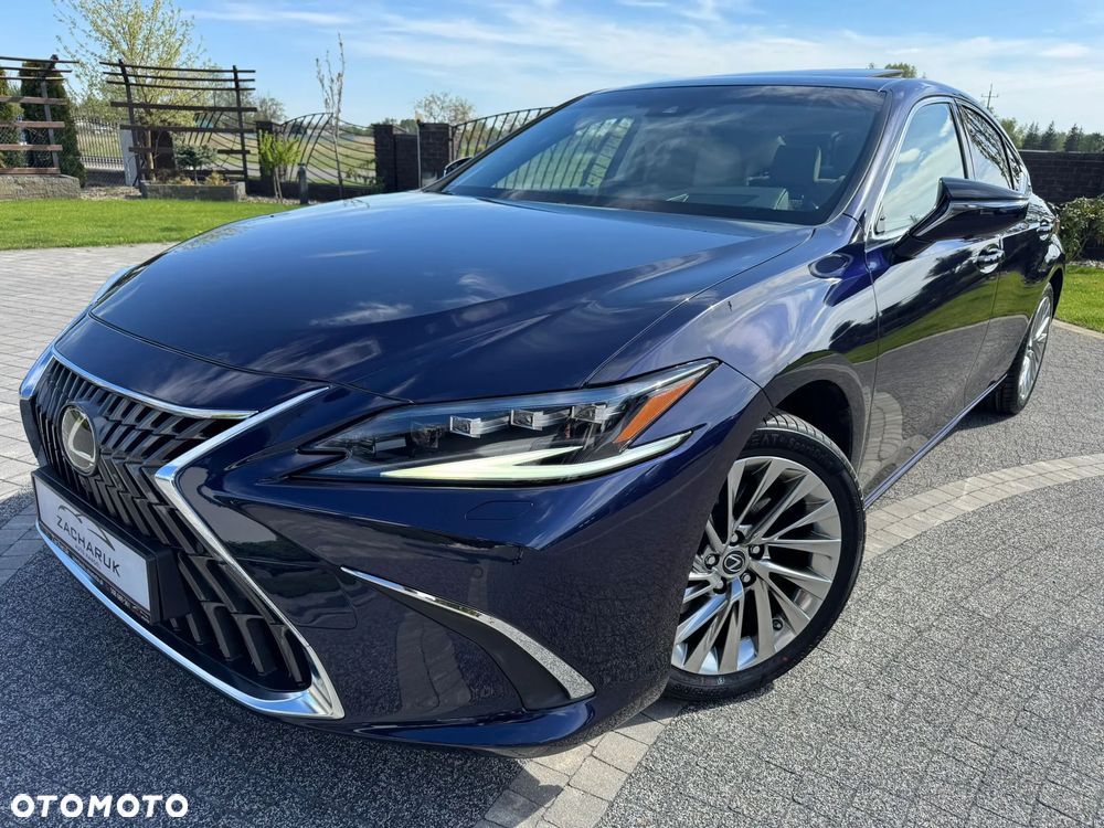 Lexus ES 300h Omotenashi - 1