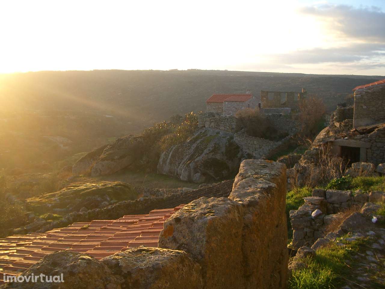 Casa para reabilitar - vista panorâmica - Castelo Bom - Zona ARU - Grande imagem: 4/20
