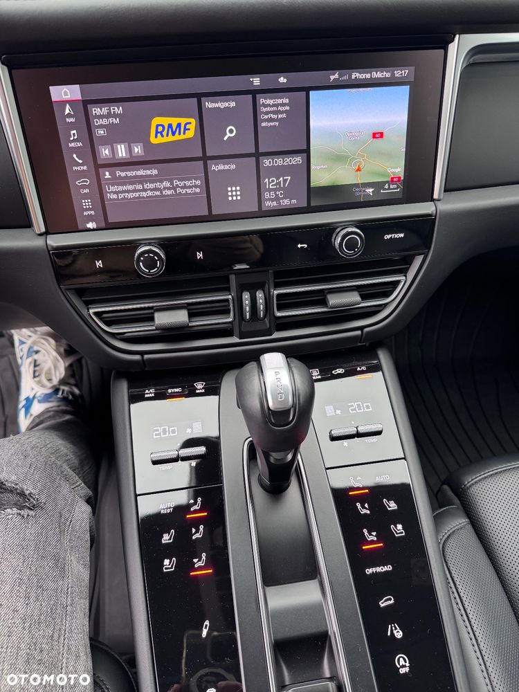 Porsche Macan T - 25