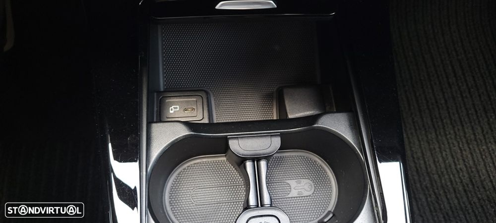 Mercedes-Benz A 250 Limousine e 8G-DCT Progressive Advanced - 45