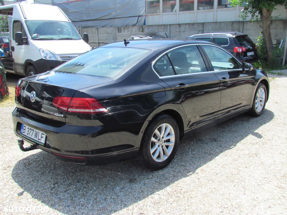 Volkswagen Passat - 4