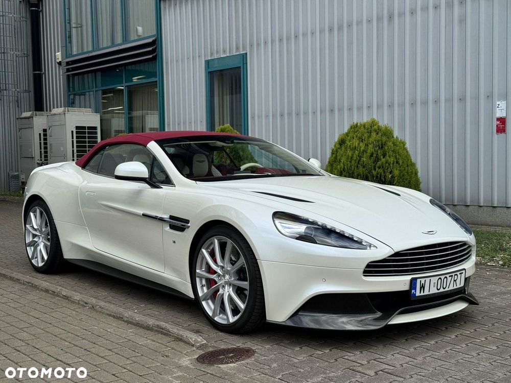 Aston Martin Vanquish - 5