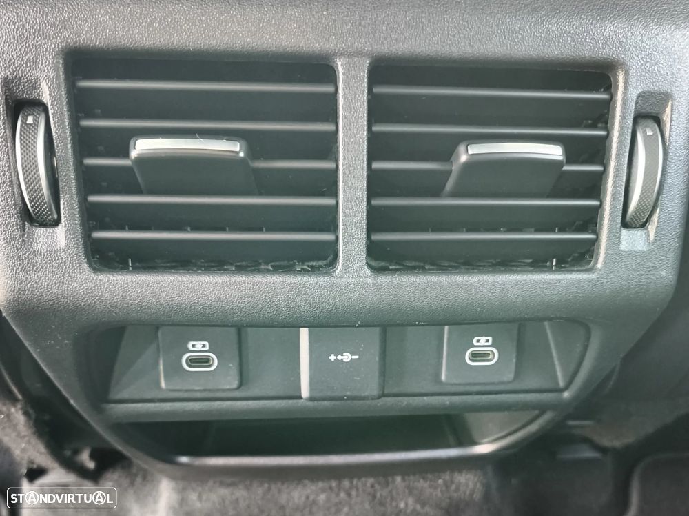 Land Rover Discovery Sport - 39