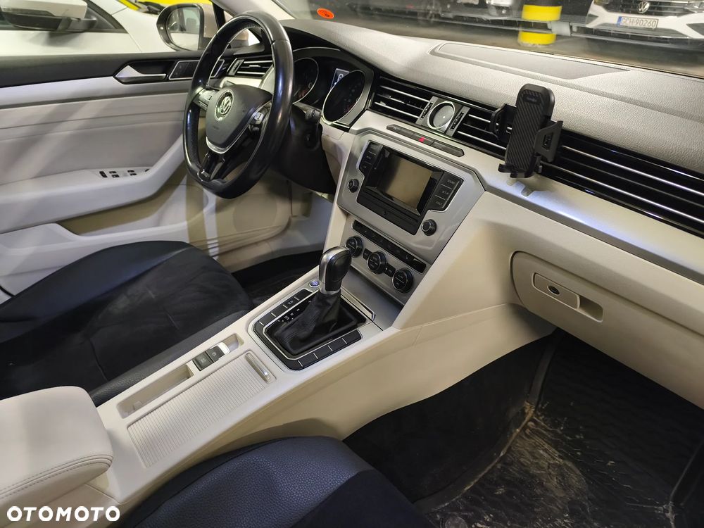 Volkswagen Passat 1.4 TSI ACT (BlueMotion Technology) DSG Comfortline - 8