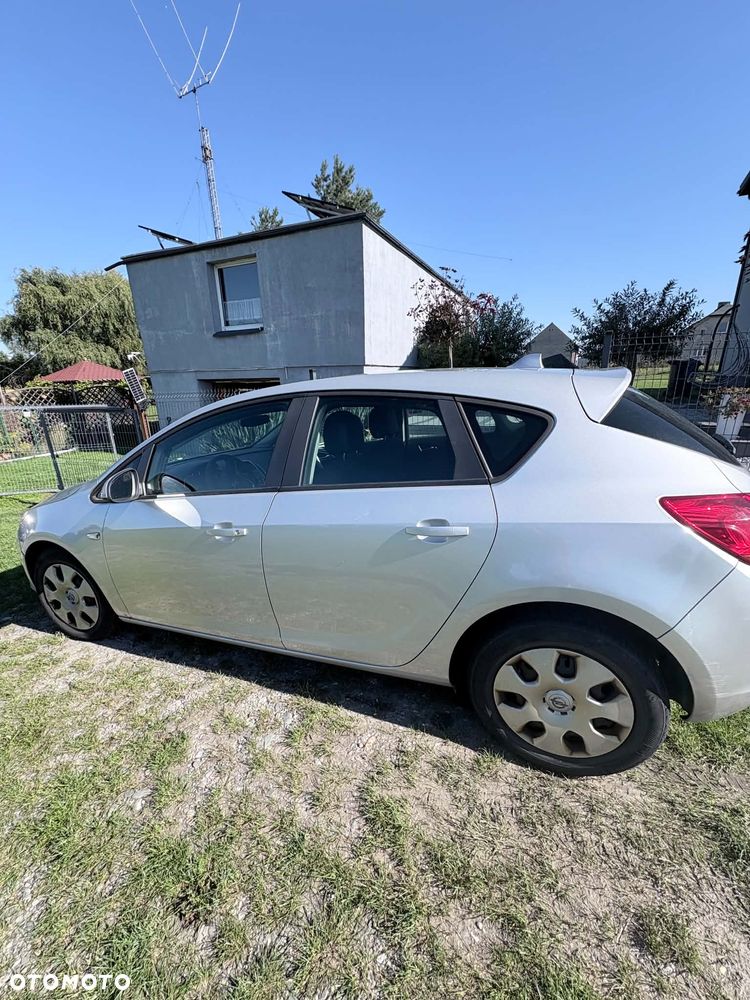 Opel Astra 1.6 T Sport - 2