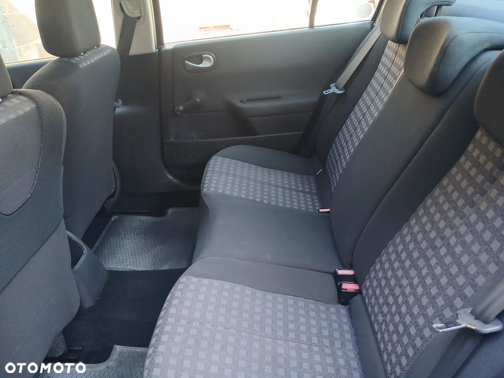 Renault Megane 1.6 16V Authentique - 9