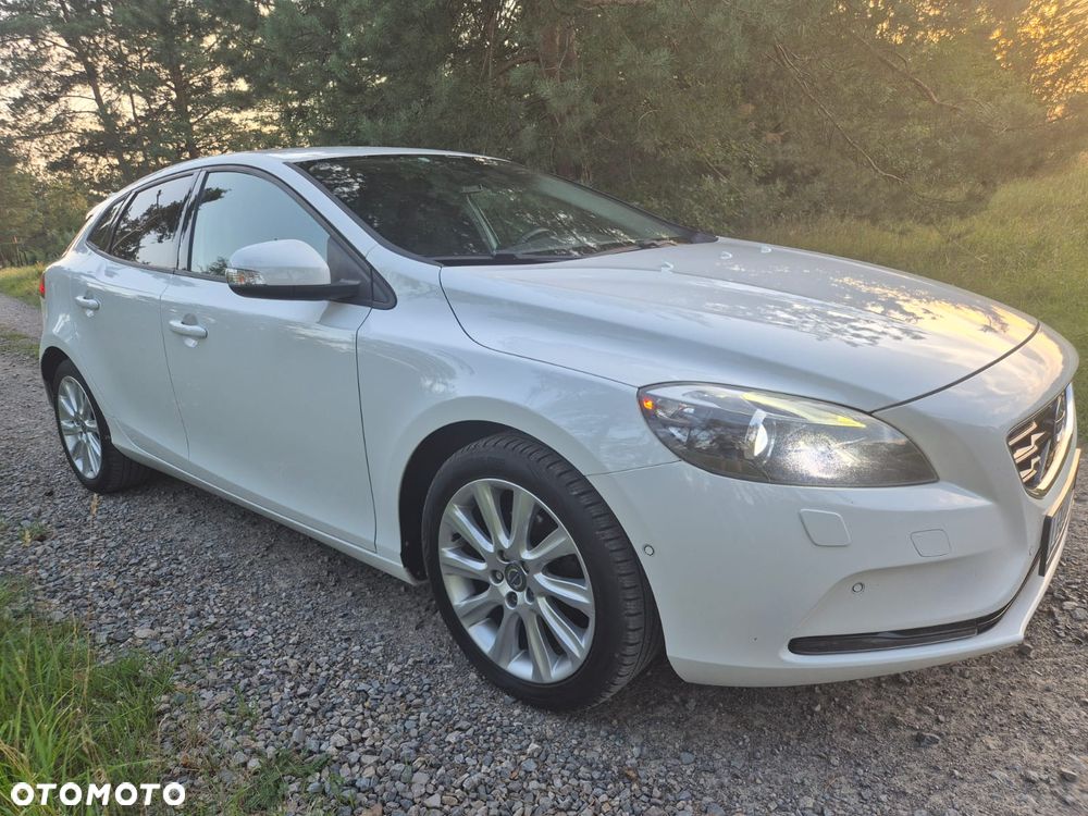 Volvo V40 D2 R-Design Momentum - 2