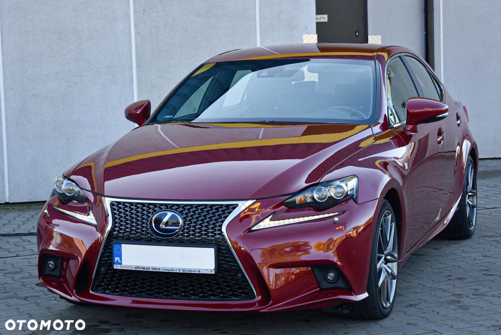 Lexus IS 300h F Sport - 28