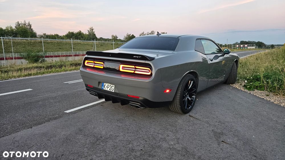 Dodge Challenger 6.4 Scat Pack - 17