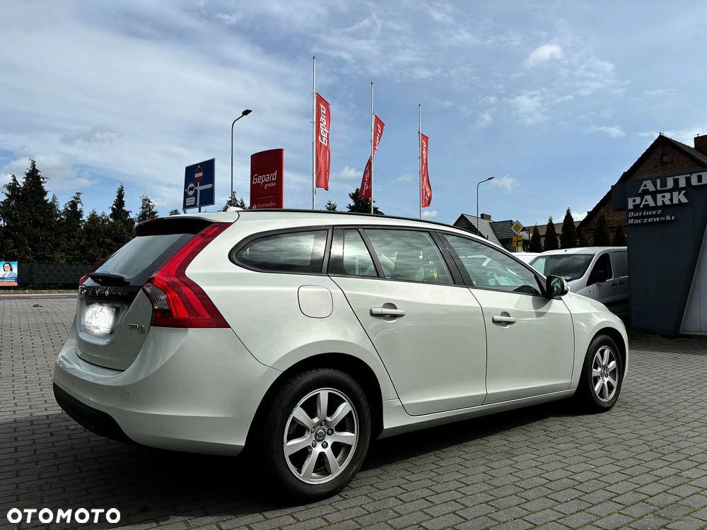 Volvo V60 D2 Kinetic - 3