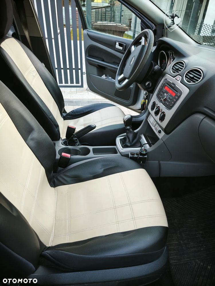 Ford Focus 1.8 TDCi Ambiente - 10