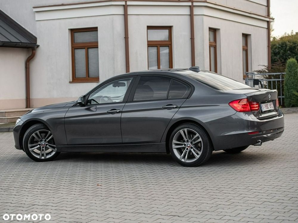 BMW Seria 3 320d Sport Line - 14