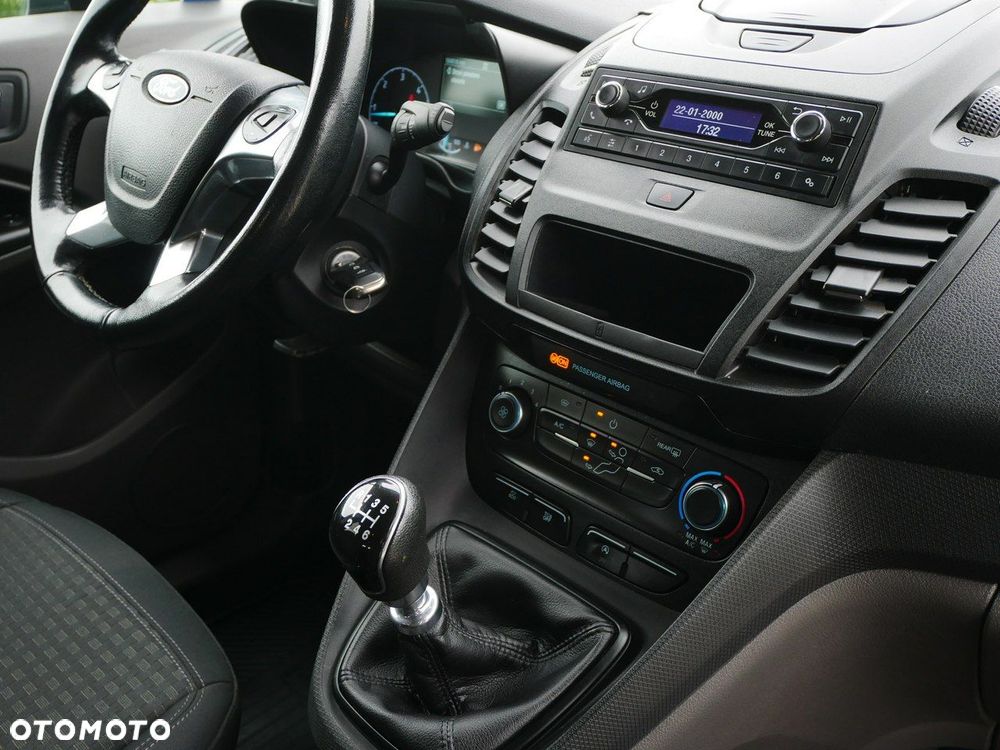 Ford Transit Connect - 23