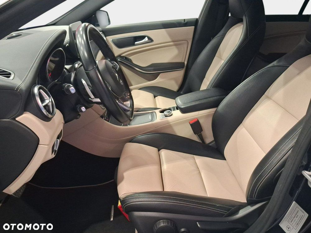 Mercedes-Benz CLA - 10