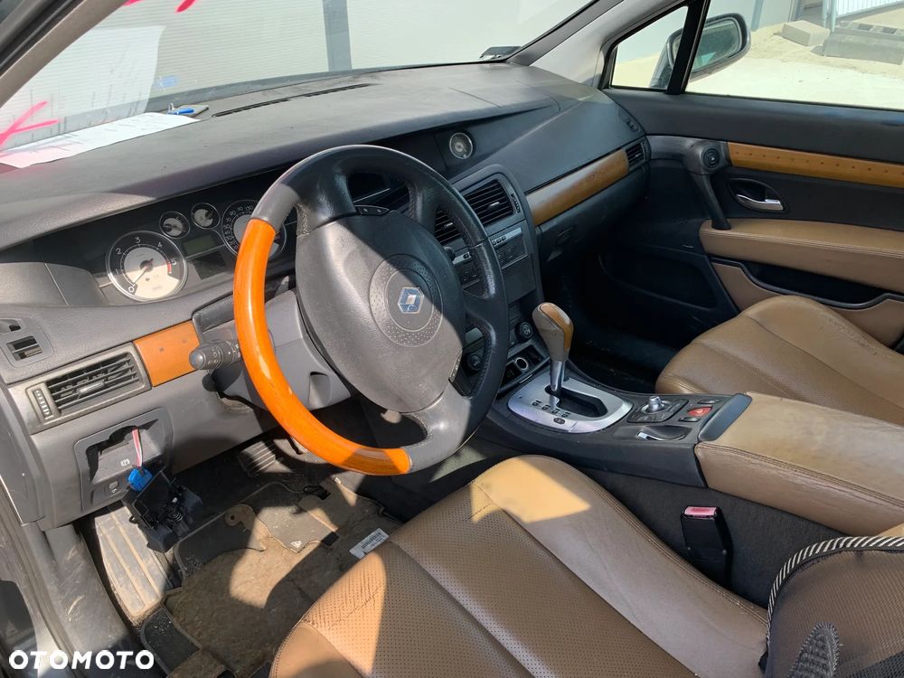 RENAULT VEL SATIS 2005 *SAMOCHÓD NA CZĘŚCI* 988 MASKA, LAMPA, DRZWI, LUSTERKO, ZDERZAK, GRILL, BŁOTNIK, KLAPA, BELKA, DESKA, FOTELE, KANAPA, ĆWIARTKA KIEROWNICA, TARCZE, ZACISKI, ZAWIESZENIE, KOMPLETNY PRZÓD, KOMPLETNY TYŁ, LICZNIK, ZEGARY, PRAWE LEWE PRZÓD TYŁ - 5