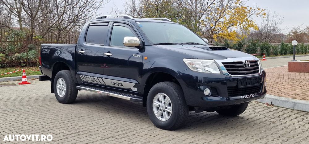 Toyota Hilux 4x4 Double Cab - 2