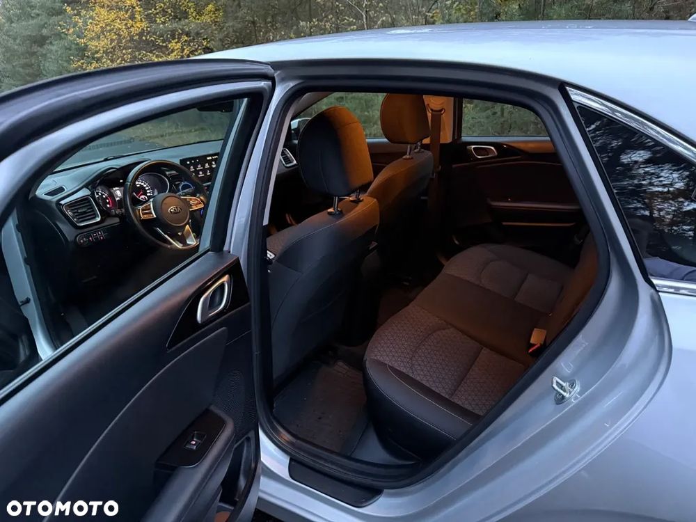 Kia Ceed - 10