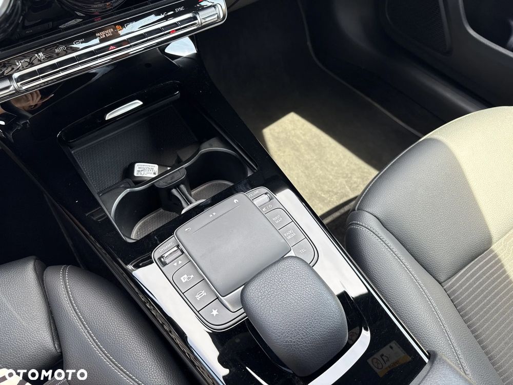 Mercedes-Benz Klasa A 180 7G-DCT - 17