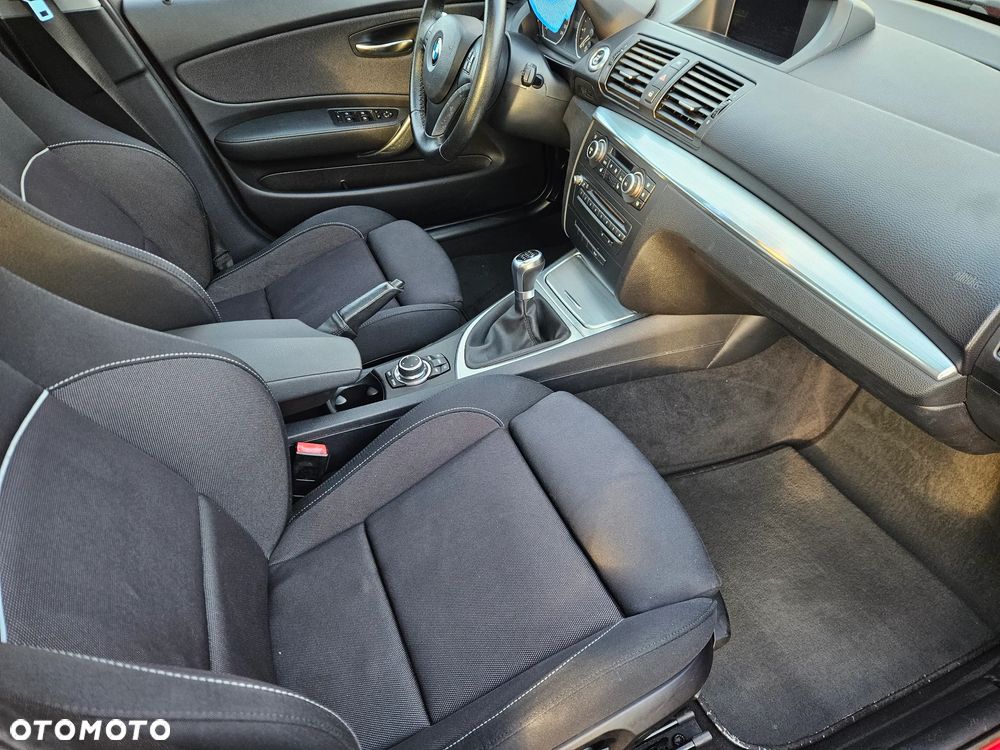 BMW Seria 1 118i Edition Sport - 10