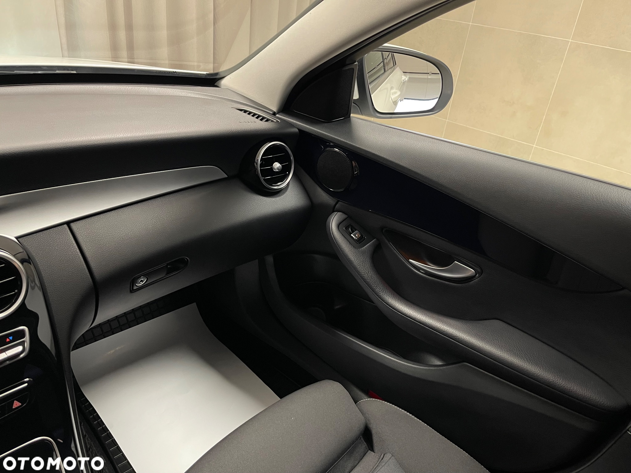 Mercedes-Benz Klasa C 160 9G-TRONIC - 23