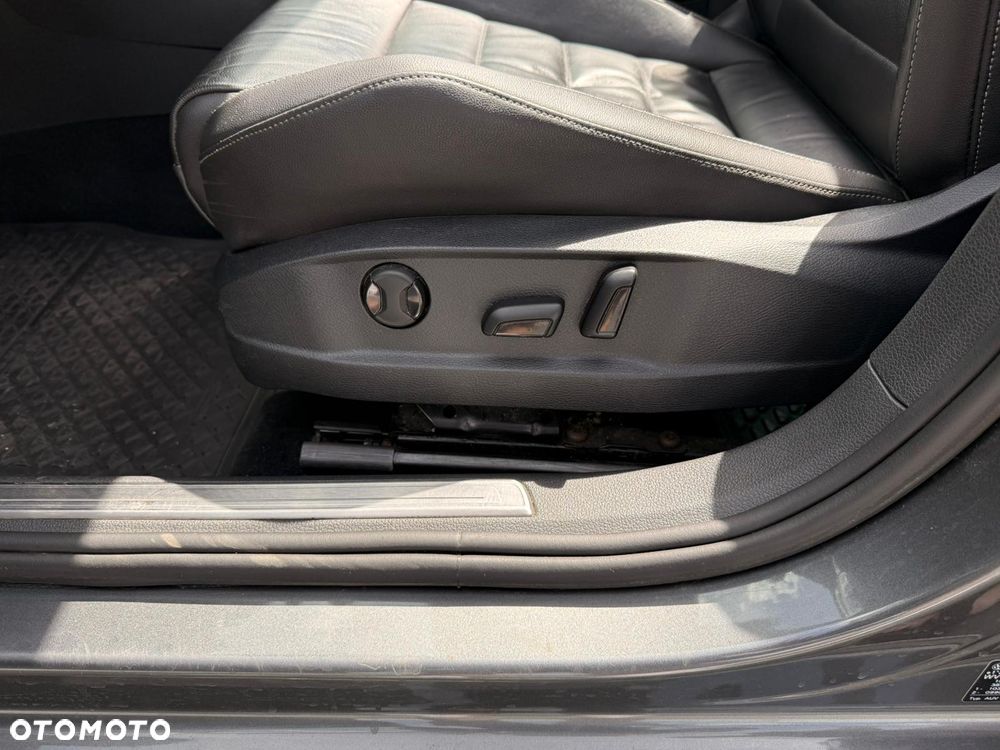 Volkswagen Golf 2.0 TDI (BlueMotion Technology) Comfortline - 19