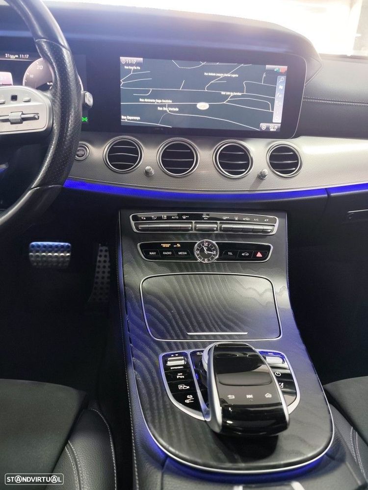 Mercedes-Benz E 300 de AMG Line - 22