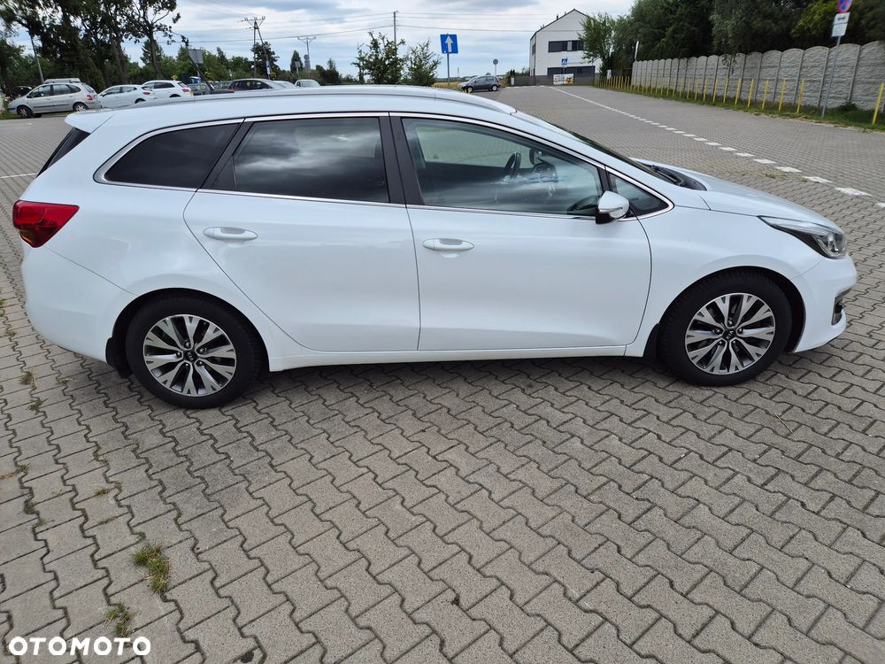 Kia Ceed 1.6 CRDi L Business Line - 12