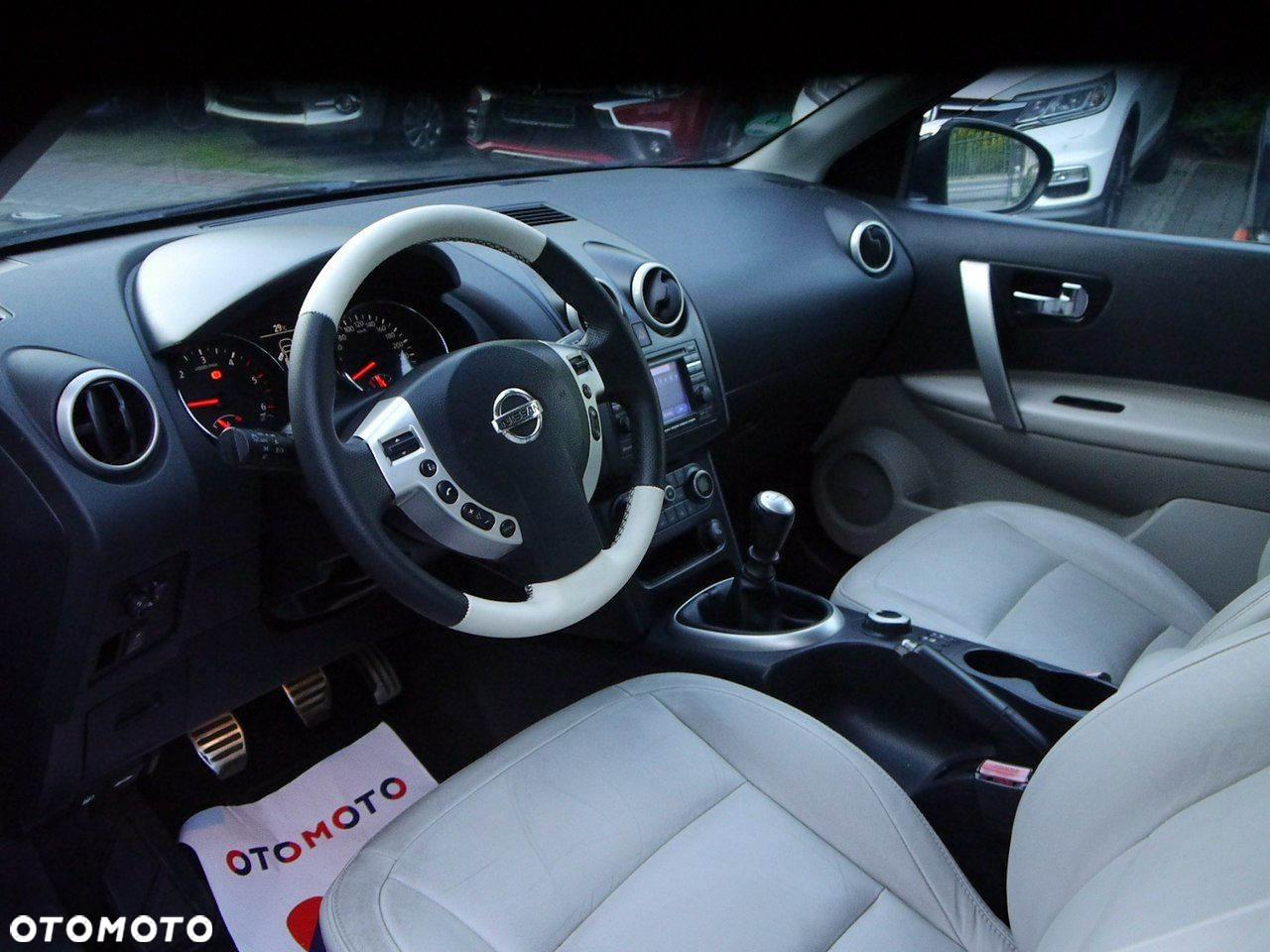 Nissan Qashqai - 25