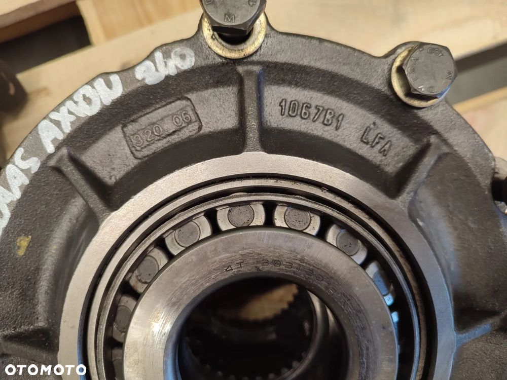 Hamulce 1067B1 Claas Axion 840 - 11