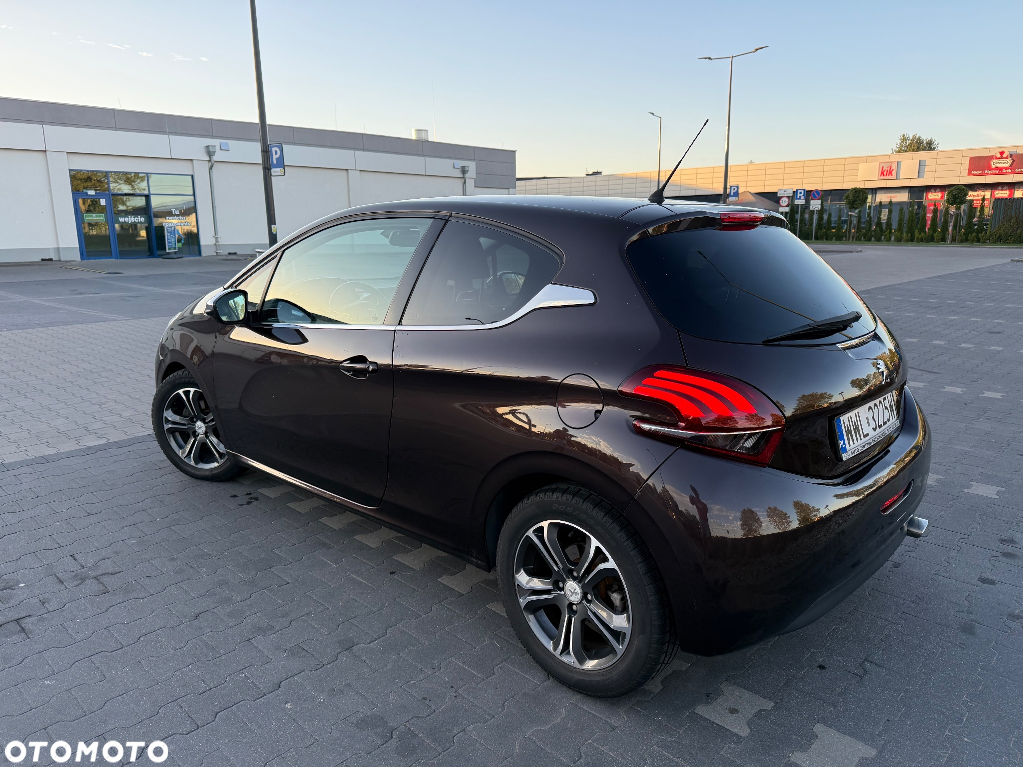 Peugeot 208 - 7
