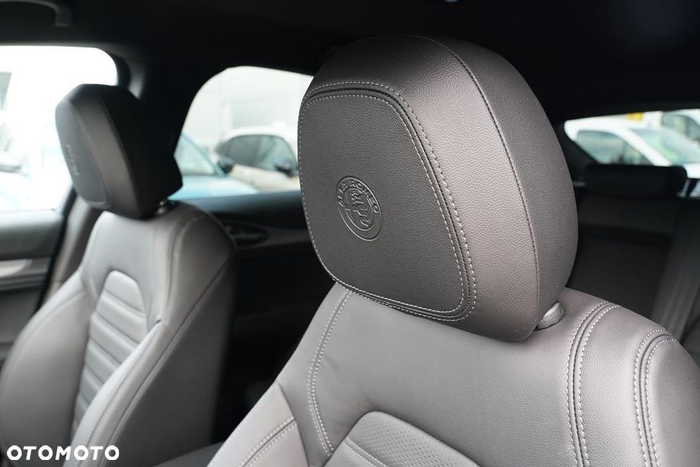 Alfa Romeo Stelvio 2.0 Turbo Veloce Q4 - 12