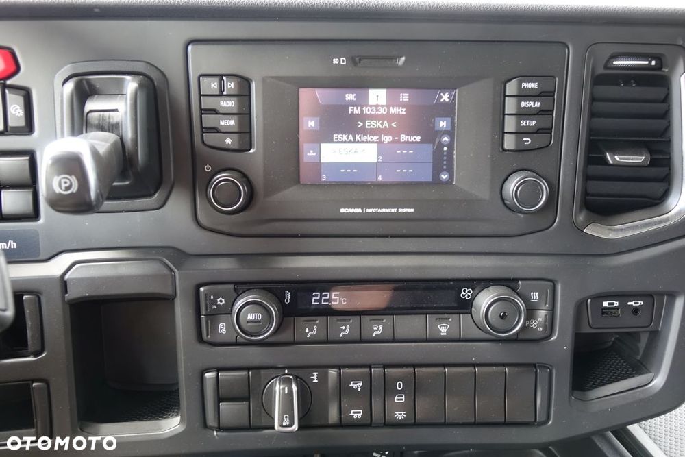 Scania R450 / EURO 6 / MEGA / LOW DECK / AUTOMAT / RETARDER / LODÓWKA  /  2 ZBIORNIKI 700L / PO KONTRAKCIE - 30