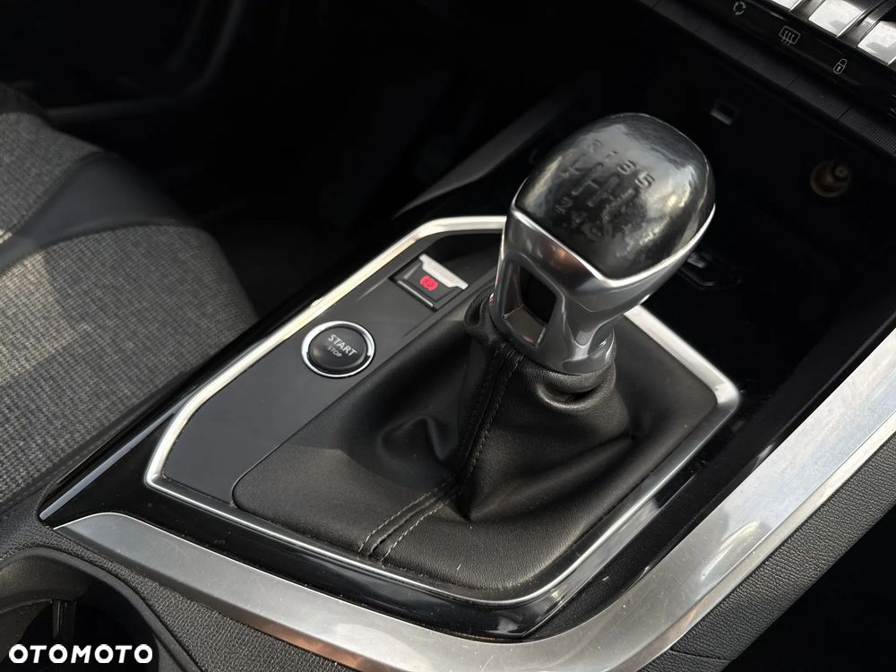 Nissan Qashqai 1.3 DIG-T mHEV N-Connecta Xtronic - 26