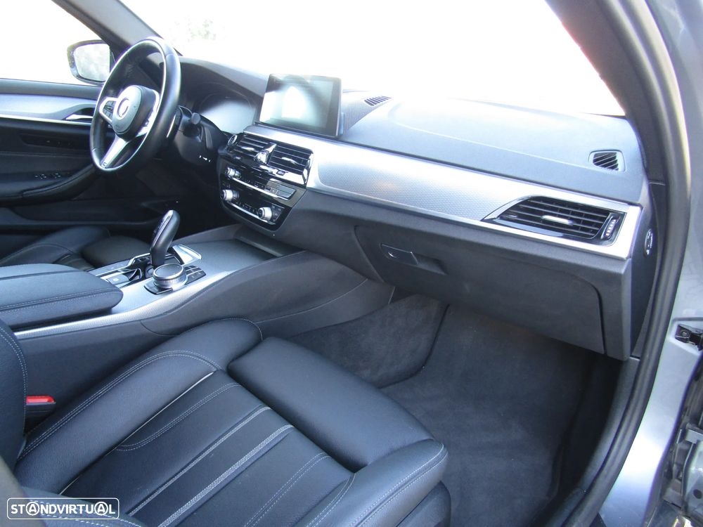 BMW 530 e Pack M - 23