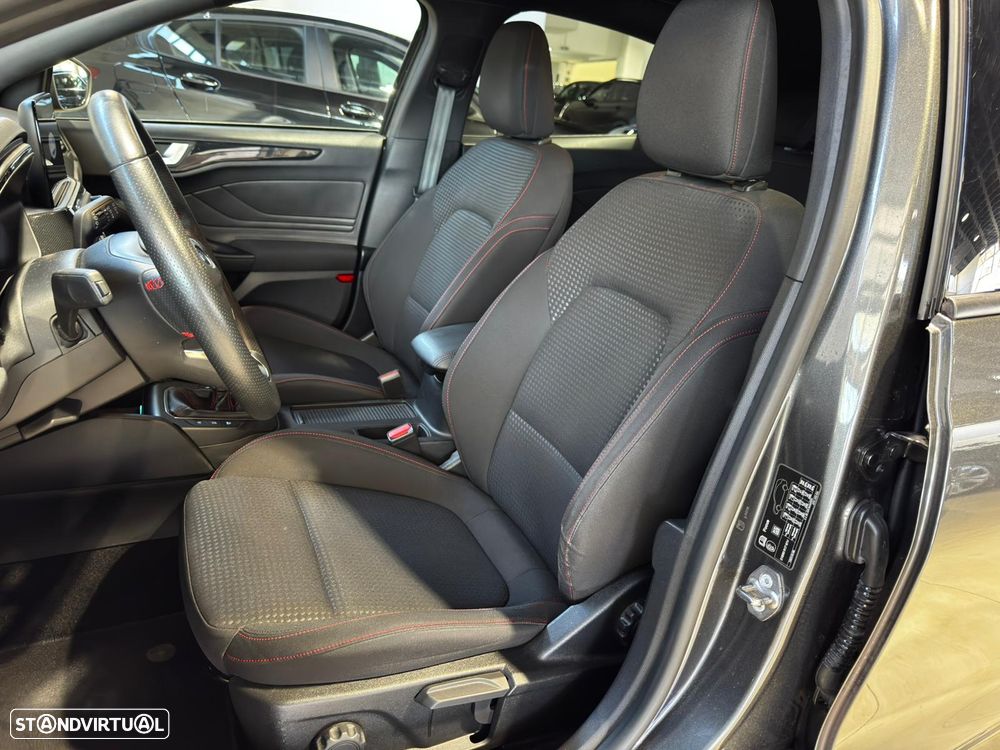 Ford Focus 1.0 EcoBoost MHEV ST-Line - 19