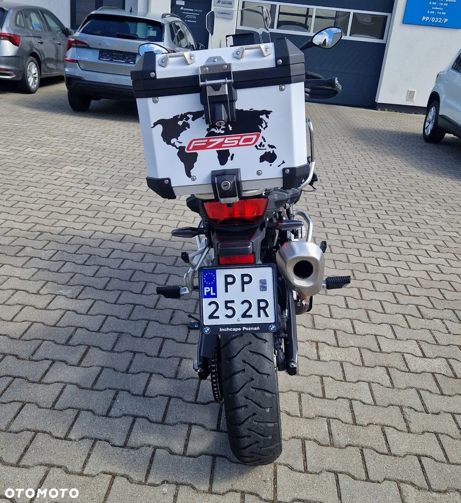 BMW F - 4
