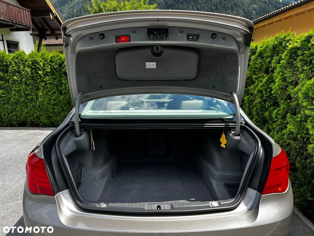 BMW Seria 7 750Li xDrive - 6