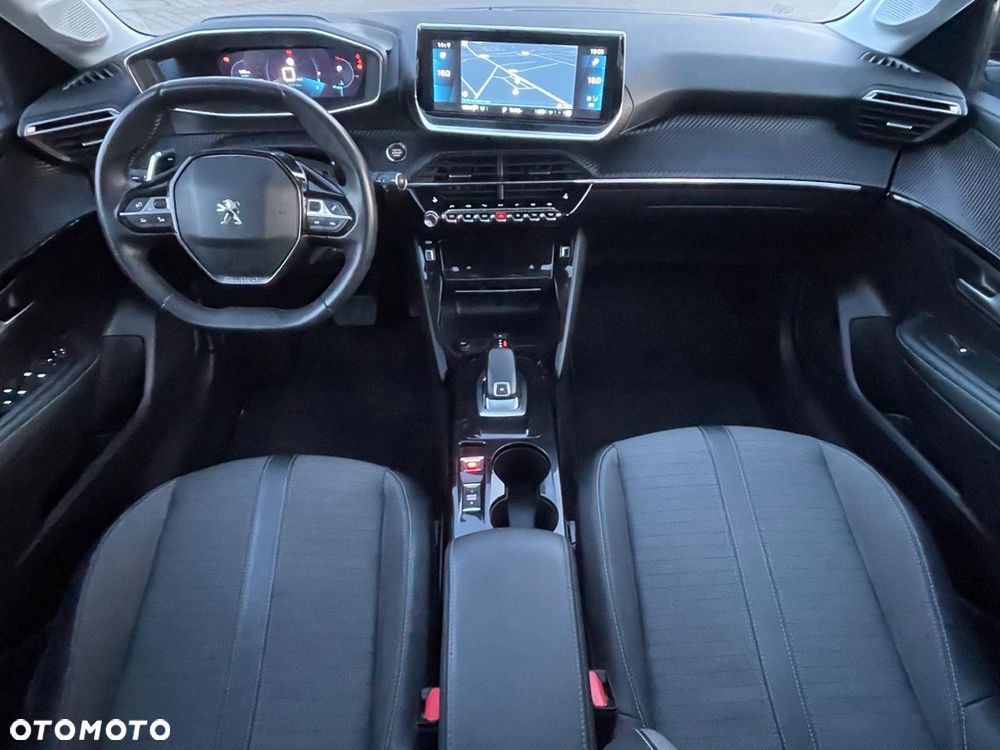 Peugeot 208 PureTech 100 EAT8 Allure - 11