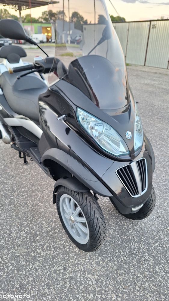 Piaggio MP-3 - 18