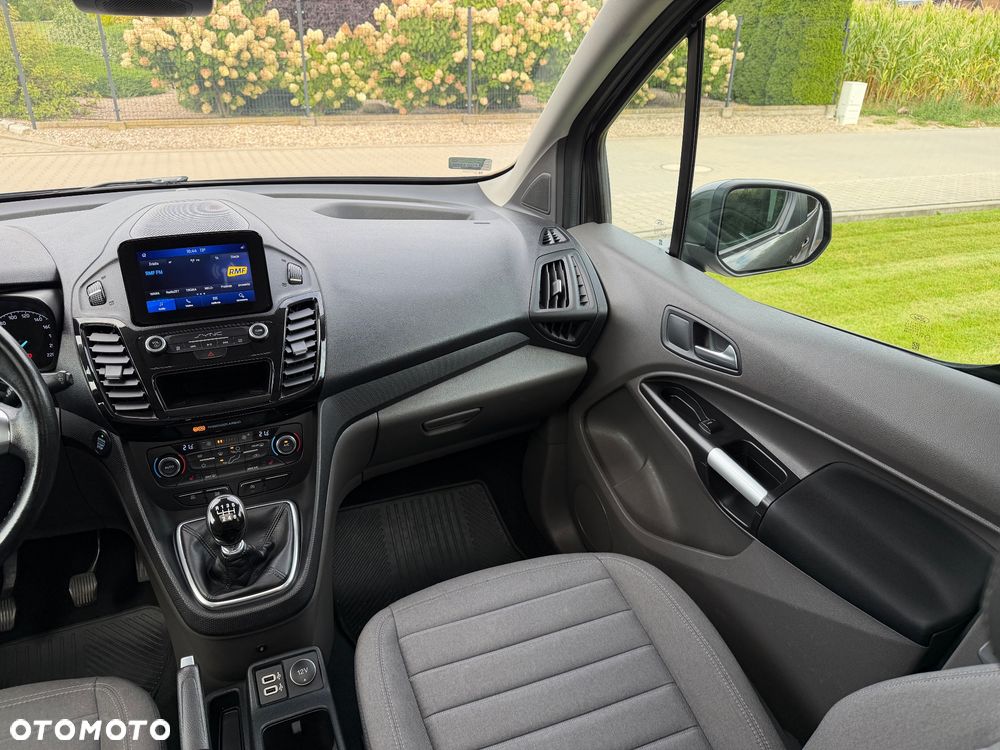 Ford Tourneo Connect Grand - 23