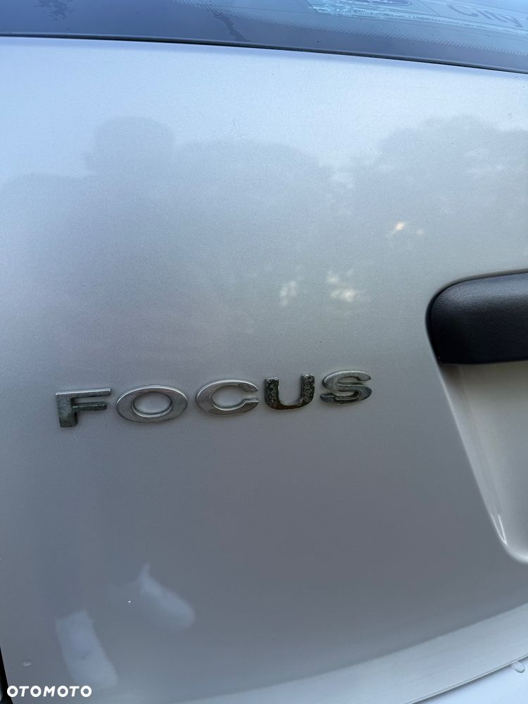 Ford Focus 1.4 Ambiente - 11