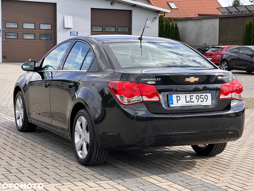 Chevrolet Cruze 1.8 LS - 21