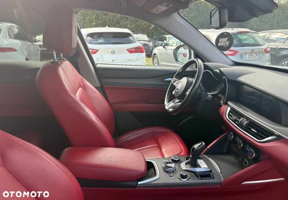 Alfa Romeo Stelvio - 11