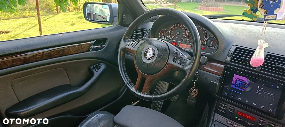 BMW Seria 3 330ix - 12